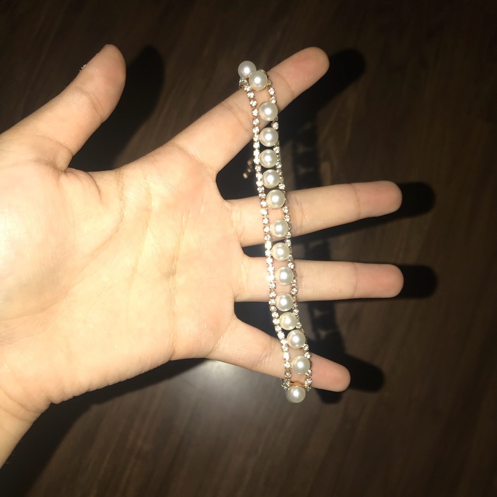 Choker necklace